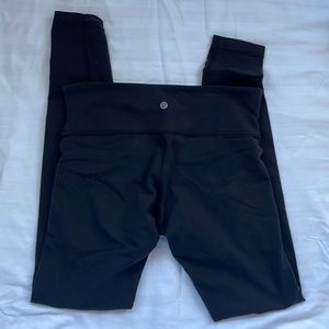 Women’s Lululemon yoga pants